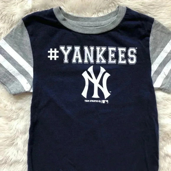 New York Yankees  Blue T-Shirt Size Extra Small - Picture 3 of 16
